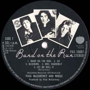Image of Label Cover of LP - VG/G+ - PAUL MCCARTNEY AND WINGS, Band On The Run (Apple Records With EMI Records Text & Apple Logo On Labels; PAS 10007, UK 1973, Pinched Spine, Inner With Three Cut Corners, Poster), Light marks, Edge wear, Inner has small split at bottom. , - 3616298C