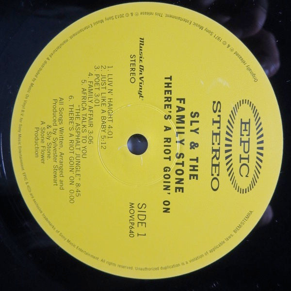 Image of Label Cover of LP - EX/VG+ - SLY AND THE FAMILY STONE, There's A Riot Goin' On (Music On Vinyl; MOVLP640, Europe 2013 Reissue, Gatefold, Insert, 180 Gram Vinyl), , - 4226180E