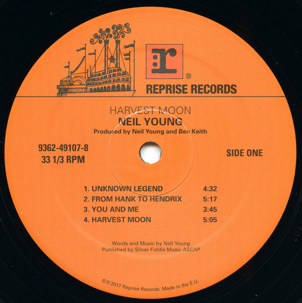 Image of Label Cover of 2xLP - NEW/NEW - NEIL YOUNG, Harvest Moon (Reprise Records; 9362-49107-8, Europe 2017 Reissue, Gatefold, Insert, Etched), , After 20 years, Neil Young finally decided to release the sequel to Harvest, his most commercially successful album. Harvest Moon (1992) is in some ways a better album, without the orchestral bombast that stifled some of the songs on the first album and boasting a more diverse overall selection of songs. Harvest Moon manages to be sentimental without being sappy