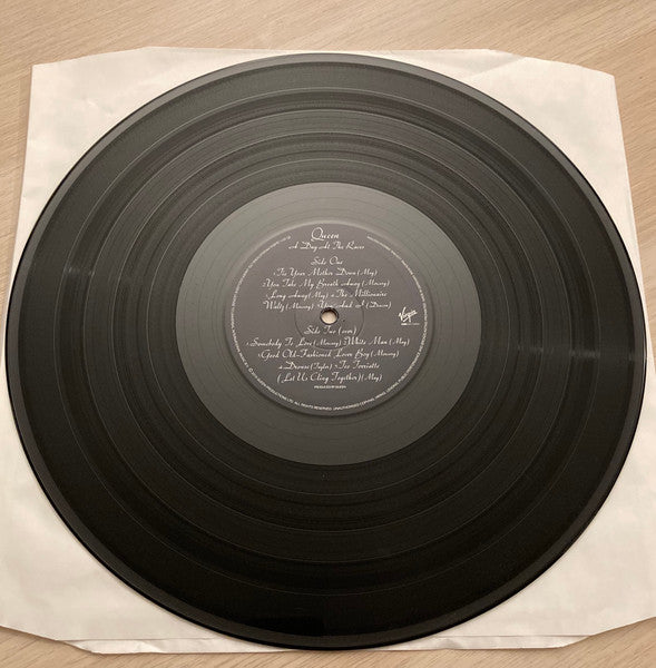 Image of Label Cover of LP - VG+/VG - QUEEN, A Day At The Races (Virgin EMI Records ; 00602547202703, UK & Europe 2015 Reissue, Gatefold, Inner, Half-Speed Mastered), , - 3126236E
