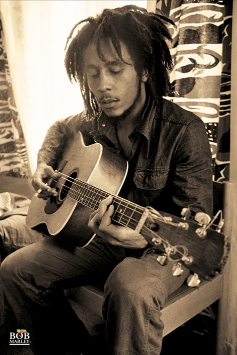 Image of Front Cover of 3455161S: Accessories - BOB MARLEY, Guitar Poster (61 x 91.5cm; PP31818, UK 2022) NEW/NEW