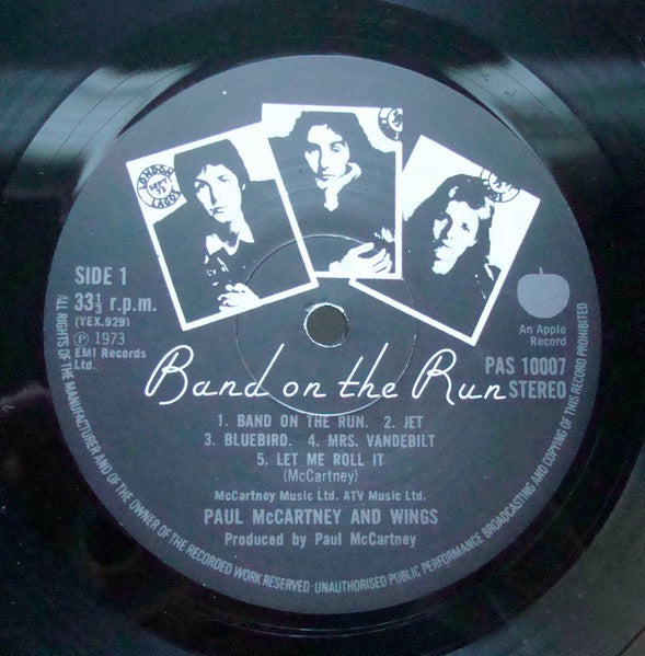 Image of Label Cover of LP - VG/G+ - PAUL MCCARTNEY AND WINGS, Band On The Run (Apple Records; PAS 10007, UK 1973, Inner With Two Corners Cut, Poster), Edge and Ring Wear, - 2646053S