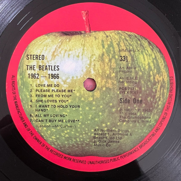 Image of Label Cover of 2xLP - VG/VG - THE BEATLES, 1962-1966 (Apple Records; PCSP 717, UK 1973, Laminated Gatefold Sleeve, 2 Inners, All 4 corners cut diagonally on both inners), Name written on both inners. , - 3626043E