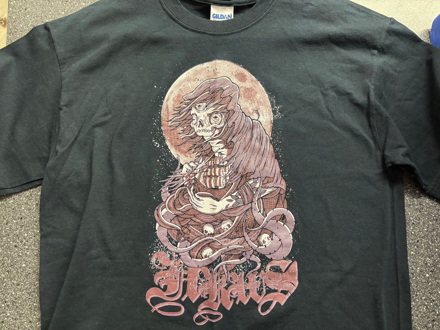 Image of Front Cover of 2355220S: Accessories - NARROW, Narrow band T Shirt (M) (, US ) Strong VG+ VG+/VG+