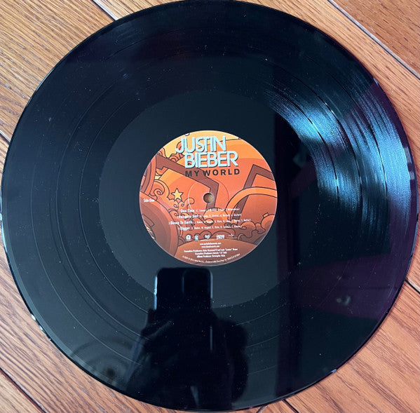 Image of Label Cover of 4645265S: LP - JUSTIN BIEBER, My World (Universal; 602547695864, Europe 2016 Reissue, Poster) EX/EX