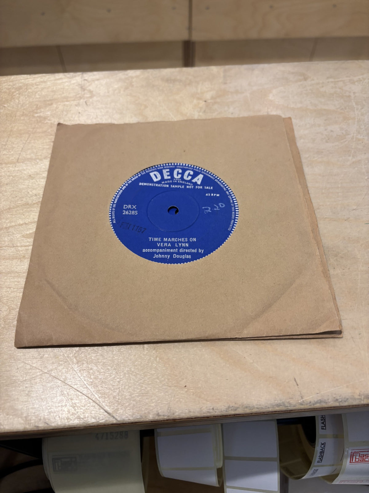 Image of Back Cover of 2x7" - /VG - VERA LYNN, Morgen/ Time Marches On (Decca; DRX 26285, UK 1959, Demonstration Sample Not For Sale, Single Sided, Solid Centre & Triangular Centre), Strong VG, - 4715281C