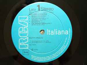 Image of Label Cover of 4915114C: LP - PATTY PRAVO, Mai Una Signora (RCA; TPL1 1051, Italy 1974, Laminated Gatefold Sleeve, Insert) Edge wear, strong VG vinyl. VG/VG