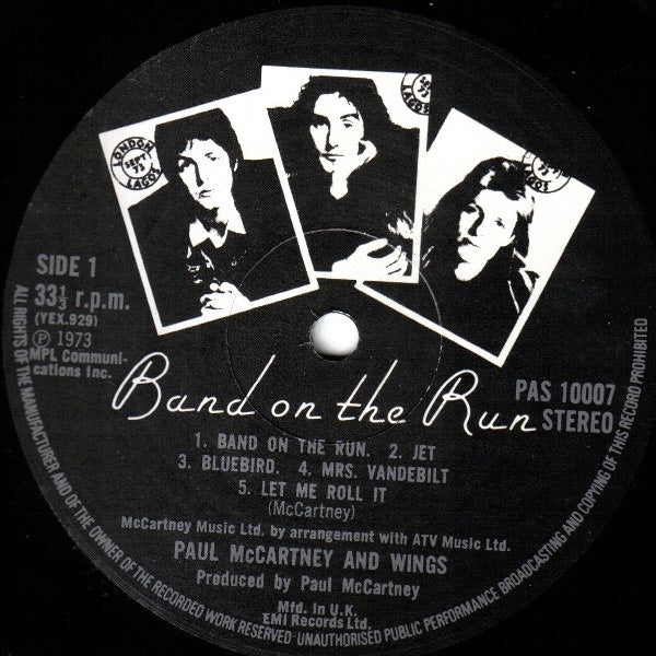 Image of Label Cover of LP - VG/VG - PAUL MCCARTNEY AND WINGS, Band On The Run (Apple Records MPL Communications Inc.; PAS 10007, UK 1970s Reissue, Inner With Rounded Corners, Poster, YEX 929-5 YEX 930 - 6 HTM), , - 2316264C
