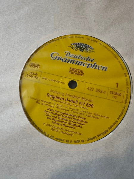 Image of Label Cover of LP - EX/VG+ - LEONARD BERNSTEIN, MCLAUGHLIN, EWING, HADLEY, HAUPTMANN, CHOR AND SYMPHONIE-ORCHESTER DES BAYERISCHEN RUNDFUNKS, Mozart: Requiem (Deutsche Grammophon; 427 353-1, Germany 1989, Insert), , - 2526130E