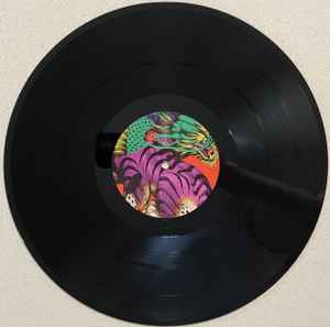 Image of Label Cover of Mini-LP - VG+/VG+ - TRIVIUM, Struck Dead (Roadrunner Records; 075678592591, US 2025), , - 2846274S