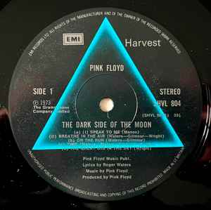 Image of Label Cover of LP - VG/VG - PINK FLOYD, The Dark Side Of The Moon (Harvest; SHVL 804, UK 1982 Reissue, Gatefold, NO Posters, NO Stickers, Text on bottom left inside gatefold is blue), with Hype sticker, hairlines, edge wear, - 3146016S