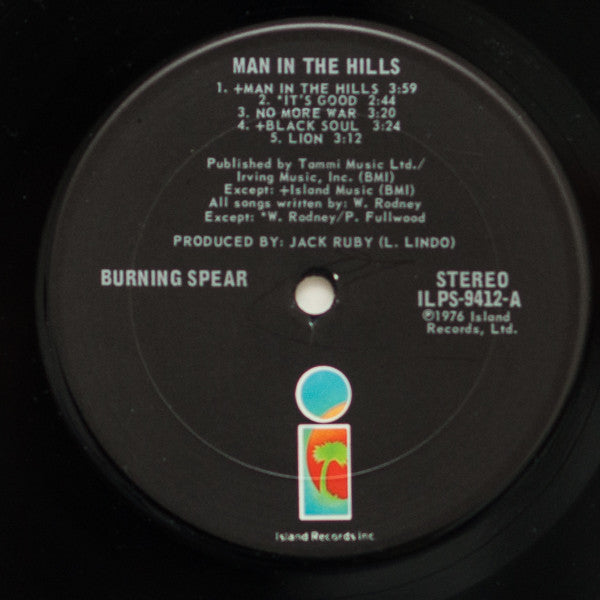 Image of Label Cover of LP - VG/VG - BURNING SPEAR, Man In The Hills (Island Records; ILPS 9412, US 1976, Gatefold), Light marks only, shiny copy. Sleeve in shrink, but notch-cut out., - 3626334E