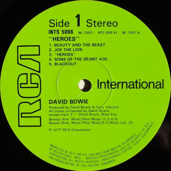 Image of Label Cover of LP - VG/VG - DAVID BOWIE, "Heroes" (RCA International Green International Right Orientated; INTS 5066, UK 1981 Reissue), Strong VG, Sticker damage to sleeve. ,  - 2316095C