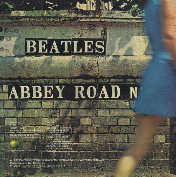 Image of Back Cover of LP - VG/VG - THE BEATLES, Abbey Road (Apple; PCS 7088, UK 1976 Reissue, Her Majesty Credit on Label, Apple Logo Aligned. Matrix XEX749-4 750-3), ,  - 4026339E
