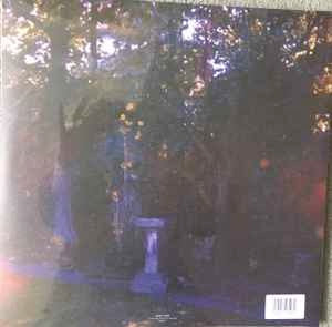 Image of Back Cover of 2xLP - NEW/NEW - WOLF ALICE, Visions Of A Life (Dirty Hits; DH214, Europe 2017, Gatefold, 2 Inners, 180 Gram Black Vinyl. Download Code), , Wolf Alice return with a new LP, Visions Of A Life, the follow up to 2015 s My Love is Cool. The record, produced by Justin Meldal-Johnsen and mixed by Tom Elmhirst. The album is incredibly broad in range, refusing to be defined by one idea. From the uncompromising Yuk Foo to the infectious Beautifully Unconventional and Don t Delete The Kisses, a