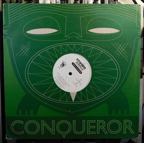Image of Label Cover of 12" - VG/VG - CROWN JEWELS FEATURING MC DET, Money In Your Pocket / Dillinga Remix (Conqueror; OC005, UK 1995), Strong VG, only a handful of hairlines,  - 3826006E