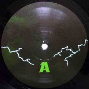 Image of Label Cover of LP - VG+/VG+ - KING GIZZARD AND THE LIZARD WIZARD, I'm In Your Mind Fuzz (Heavenly; HVNLP109, Europe 2014, Glow In The Dark Sleeve, Inner, First Pressing), ,  - 3446181S