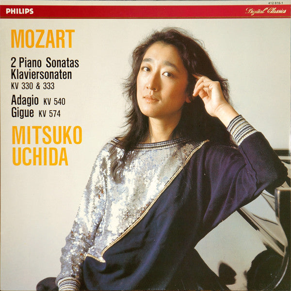 Image of Front Cover of LP - VG/VG - MITSUKO UCHIDA, Mozart: 2 Piano Sonatas: KV 330 & 333   Adagio KV 540   Gigue KV 574 (Philips; 412 616-1Series:Philips Digital Classics  , Europe 1985), ,  - 0726115E