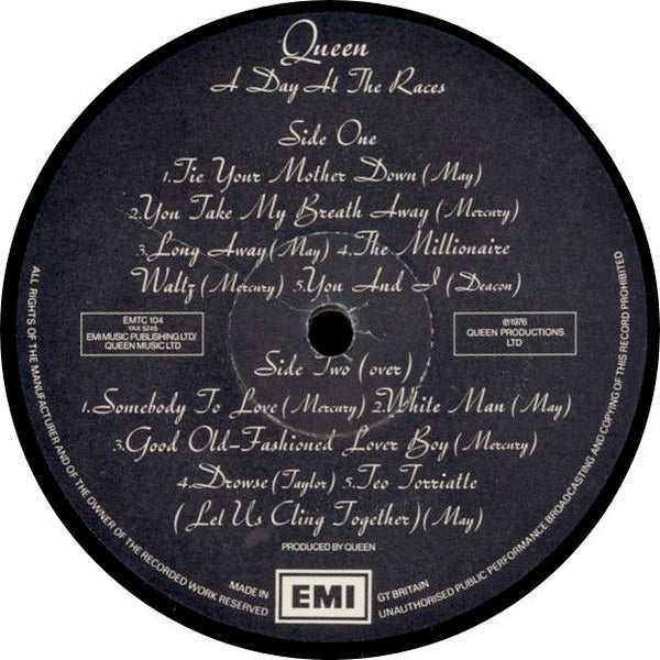 Image of Label Cover of LP - G+/G+ - QUEEN, A Day At the Races (EMI; EMTC 104, UK 1976, Gatefold, Die Cut Inner With Curved Corners), Edge Wear,  - 2426119E