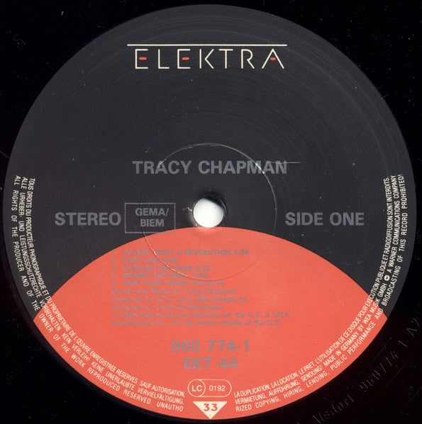 Image of Label Cover of LP - G+/VG - TRACY CHAPMAN, Tracy Chapman (Elektra; 960 774-1, Europe 1988, Matte Sleeve, Inner), Strong VG, light marks only. Sleeve ripped on rear, archive number stamp on inner. Hype sticker on front.,    - 3926350E