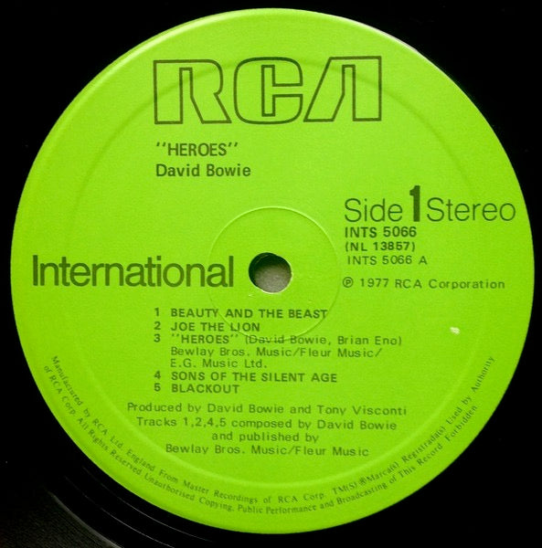 Image of Label of 3524396E: LP - DAVID BOWIE, Heroes (RCA International Green; INTS5066, UK 1980s Reissue, No Insert)   VG/VG+