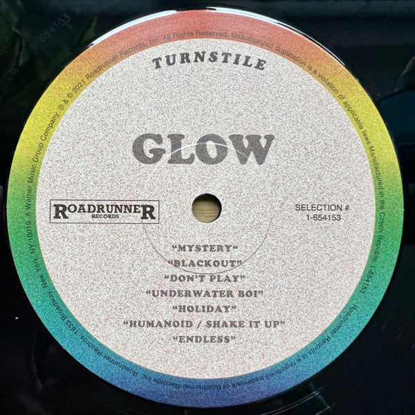 Image of Label Cover of LP - NEW/NEW - TURNSTILE, Glow On (Roadrunner Records; 1-654153, Worldwide 2022, Gatefold in Slipcase), , Turnstile release their new album Glow On on Roadrunner Records. Recorded with producer Mike Elizondo and co-produced by the band s Brendan Yates, Glow On follows Turnstile s 2018 breakthrough album Time and Space, which saw the Baltimore band charting new ground for hardcore, expanding stylistic boundaries and celebrating new possibilities. With Glow On that utopic vision is ful