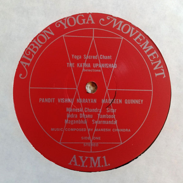 Image of Label Cover of LP - VG/VG - PANDIT VISHNU NARAYAN, MAUREEN QUINNEY, MANESH CHANDRA, INDRA DHANU, MAGANBHAI PATEL, Albion Yoga Movement Sacred Chant Katna Upanishad (Albion Yoga Movement ; AYM 1, UK 1976, Indian Classical Sitar with Spoken Word), ,  - 3026107E