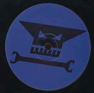 Image of Back Cover of 12" - /G+ - FUTURE VIPER, Soundwaves EP (Rabbit City Records; * 023, UK 1995), , Soundside	A		Paranoid Beauty	4:55Waveside	B1		Can't Feel The Beat	4:42B2		Spring In Ambient City	5:14 - 1716013C