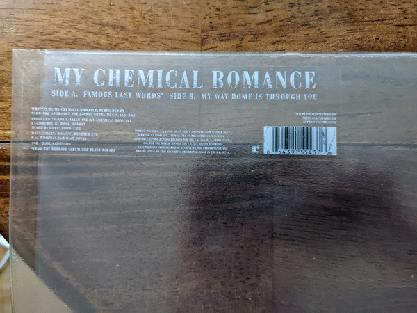 Image of Label Cover of 7" - VG+/VG - MY CHEMICAL ROMANCE, Famous Last Words (Reprise Records; W754, UK 2007, Clear Plastic Sleeve, Stickered Sleeve, Shaped Picture Disc), Fogging To Vinyl,  - 2526275E