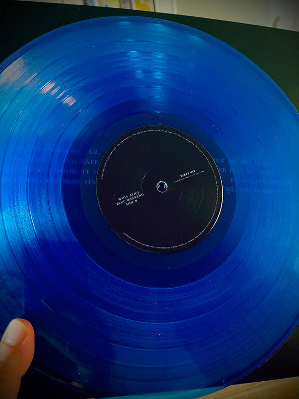 Image of Label Cover of LP - VG+/VG+ - WOLF ALICE, Blue Weekend (Dirty Hit ; DH01118, UK 2021, Inner & Insert, Blue vinyl Limited to 1500 copies.), ,  - 3646355S