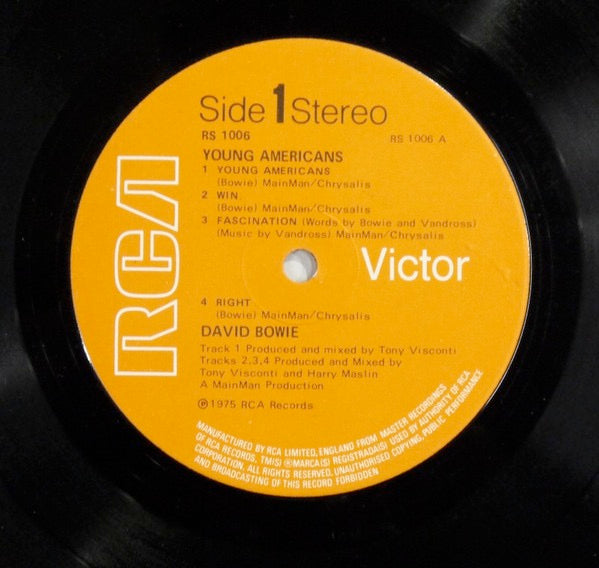Image of Label Cover of LP - VG/VG - DAVID BOWIE, Young Americans (RCA Victor Orange STEREO; RS 1006, UK 1975, Mainman Logo On Rear Sleeve, 1E 3E Matrix), Hairlines, cover creases, ring wear,  - 2546002S