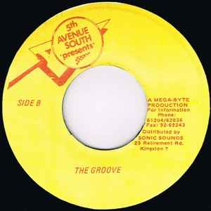 Image of Back Cover of 1524204E: 7" - 5TH AVENUE POSSE, 5th Avenue Groove/ The Groove (5th Avenue South; none, Jamaica 1980s, Plain sleeve) Light hairlines.  /VG