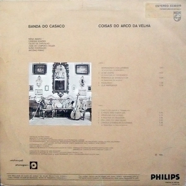 Image of Back Cover of 2414143C: LP - BANDA DO CASACO, Coisas Do Arco Da Velha (Philips; 6330 019, Portugal 1976, Inner) Fogged vinyl  VG/VG+