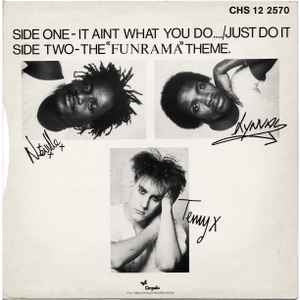 Image of Back Cover of 2614109C: 12" - THE FUN BOY THREE WITH BANANARAMA, It Aint What You Do.... /Just Do It (Extended Version) (Chrysalis; CHS 12 2570, UK 1982, Picture Sleeve)   VG+/VG+