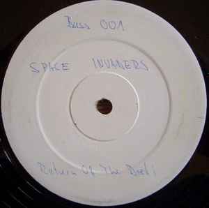 Image of Front Cover of 3024061E: 12" - SPACE INVADERS, Return Of The Dreadi (Not On Label; Bass 001, UK , Plain sleeve) Lightest of marks.  /VG+