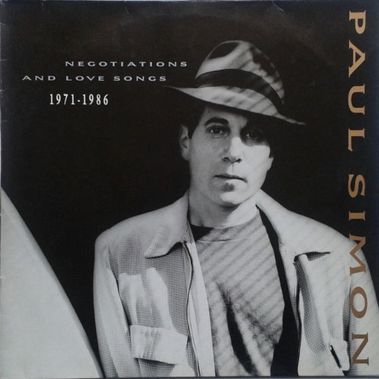 Image of Front Cover of 2xLP - VG/VG+ - PAUL SIMON, Negotiations And Love Songs (1971-1986) (Warner Bros. Records; 925 789-1, UK 1988, 2 Inners, "Alsdorf" Matrix), Stain On Sleeve,  - 0746378S