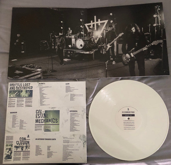 Image of Back Cover of 3624062E: LP - THE DEVIL WEARS PRADA, Space EP (Rise Records; RISE 289-1, US 2015, Gatefold, White Vinyl, Single Sided)   EX/EX