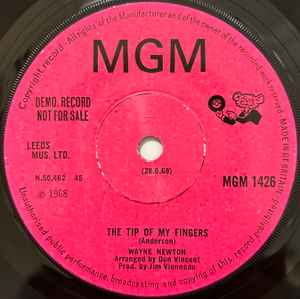 Image of Back Cover of 4014476C: 7" - WAYNE NEWTON, Dreams Of The Everyday Housewife / The Tip Of My Fingers (MGM Records; MGM 1426, UK 1968, A Label Demo, Company Sleeve) Strong VG  VG/VG