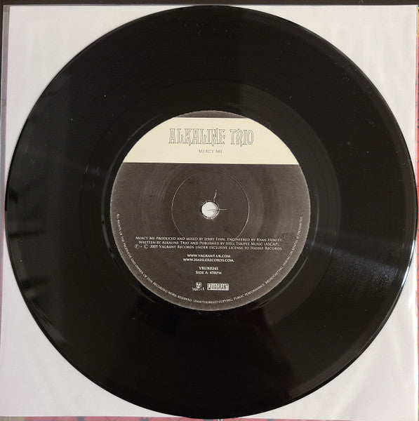 Image of Label Cover of 4624307E: 7" - ALKALINE TRIO, Mercy Me (Vagrant Records ; VRUK024S, UK 2005, Gatefold, Stickered Sleeve)   VG+/VG+