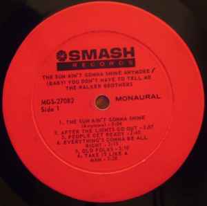 Image of Label Cover of 5044377S: LP - THE WALKER BROTHERS, The Sun Ain't Gonna Shine Anymore (Smash Records; MGS 27082, US 1966, Pasteback Sleeve, Mono) Ring Wear  VG/VG+