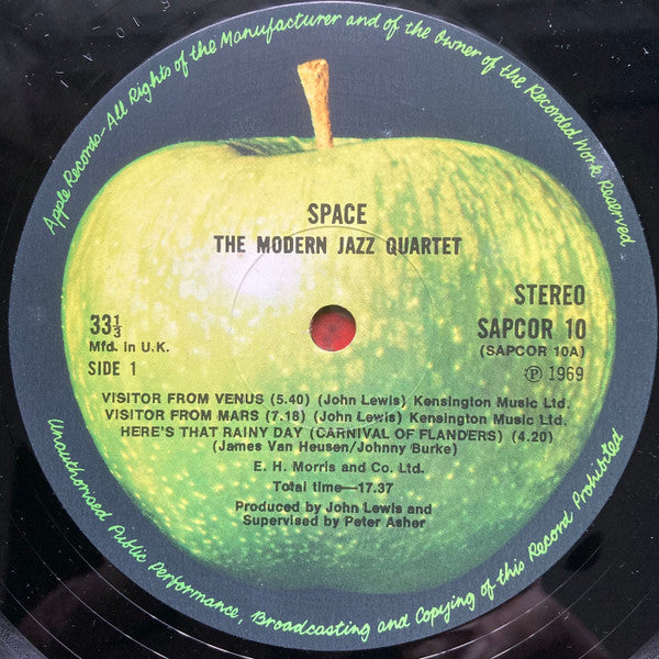 Image of Label Cover of LP - G+/G+ - MJQ, Space (Apple Records; SAPCOR 10, UK 1973 Reissue, Gatefold, Company Inner), sleeve is very worn around edges. vinyl has lots of light marks but is strong G+. ,  - 0425047E