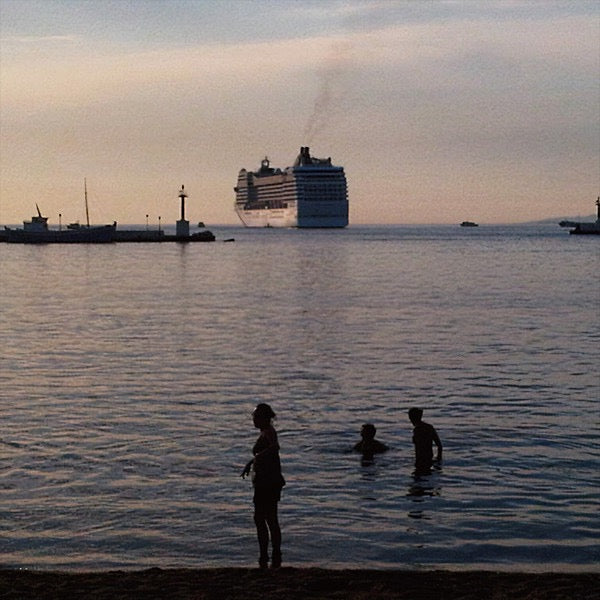 Image of Back Cover of 0615366C: LP - GRIMM GRIMM, Ginormous (Tip Top Recordings; TIPT033, UK 2020, Inner & Insert, Transparent Gold Vinyl) Still In Stickered Shrinkwrap  EX/EX