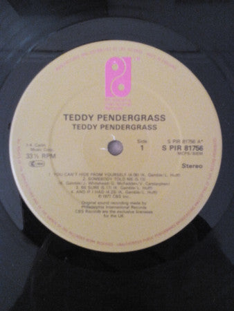 Image of Label Cover of LP - G+/VG+ - TEDDY PENDERGRASS, Teddy Pendergrass (Philadelphia International Records; PIR 81756, UK 1977), Tear on front cover. Light ringwear.,  - 3846128