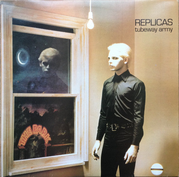 Image of Front Cover of LP - VG/VG - TUBEWAY ARMY, Replicas (Beggars Banquet; BEGA 7, UK 1979, Square cornered inner, Gary Numan), a few hairlines, light edge wear,  - 3446022S