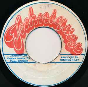 Image of Front Cover of 7" - /VG+ - MADOO, Give Me Your Love (Techniques; , Jamaica 1980), VG++, clean labels.,  - 4426216E