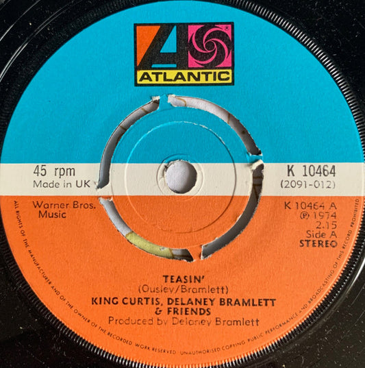 Image of Front Cover of 3515275C: 7" - KING CURTIS, DELANEY BRAMLETT & FRIENDS, Teasin' / Soulin' (Atlantic; K 10464, UK 1974, Company Sleeve, 4-Prong Centre) Centre intact. Sleeve worn, creased and damaged  G+/VG