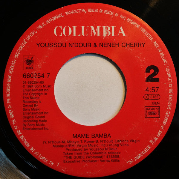 Image of Back Cover of 4425121E: 7" - YOUSSOU N'DOUR & NENEH CHERRY, 7 Seconds / Mame Bamba (Columbia; 660254 7, France 1994) Lightest of marks.  /VG+