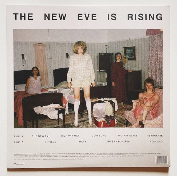 Image of Back Cover of LP - NEW/NEW - THE NEW EVES, The New Eve Is Rising (Transgressive; TRANS913X, UK 2025, Gatefold, Black Vinyl), ,  - 5035178E