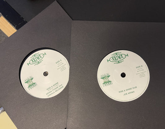 Image of Front Cover of 4855074S: 7" - ARIWA POSSE FEAT. ASKALA SELASSIE, Rise & Shine (Ariwa; ARI319, UK 2000s, Solid Centre)   /EX