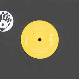 Image of Front Cover of 4955221S: 7" - SANDRA DE S� / EQUIPE R�DIO CIDADE, Olhos Coloridos / Bons Tempos: S�o Paulo (Good Times) (Mr Bongo; BRZ45.040, UK 2016, Company Sleeve) Light ringwear on company sleeve.  VG/EX